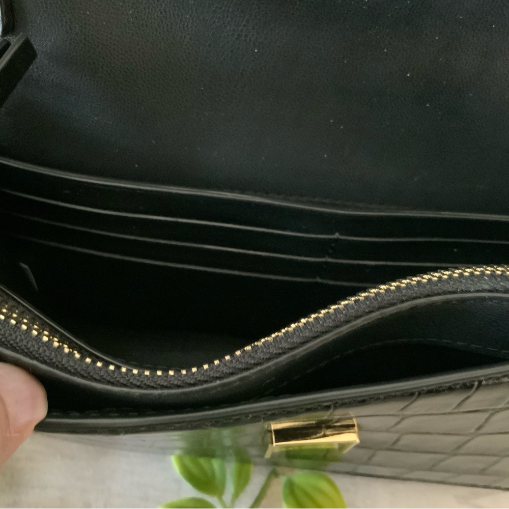 NWT TORY BURCH BRITTEN CROC EMBOSSED CROSSBODY/WALLET ON A CHAIN - Picture 12 of 13